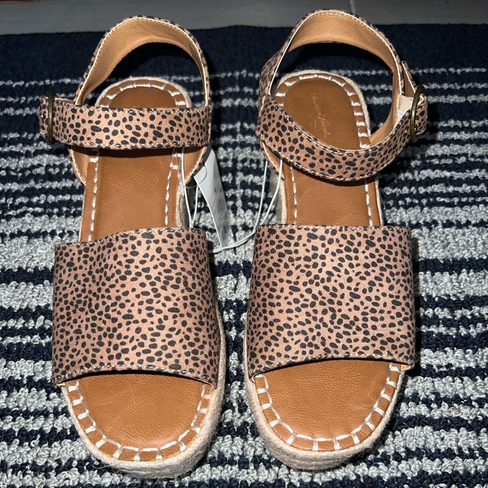 Universal Thread Sandal Wedge
